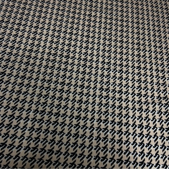 Adrianna Papell houndstooth blush/cream and black blouse size L - Picture 7 of 8
